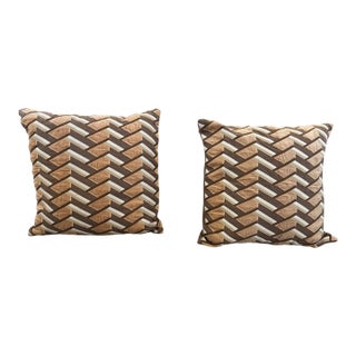 Williams-Sonoma Harwich Throw Pillows, Pair For Sale
