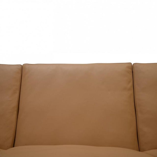 PK31 3-Seater Sofa in Nevada Sand Aniline Leather by Poul Kjærholm, 1970s For Sale - Image 9 of 18