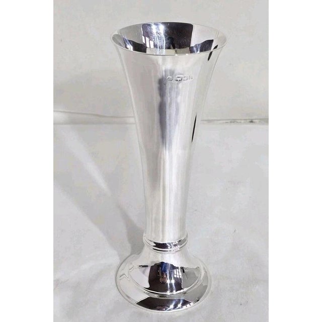 Early 20th Century Antique George V Sterling Silver Bud Vase from Charles Edwards, London, 1918 For Sale - Image 5 of 18