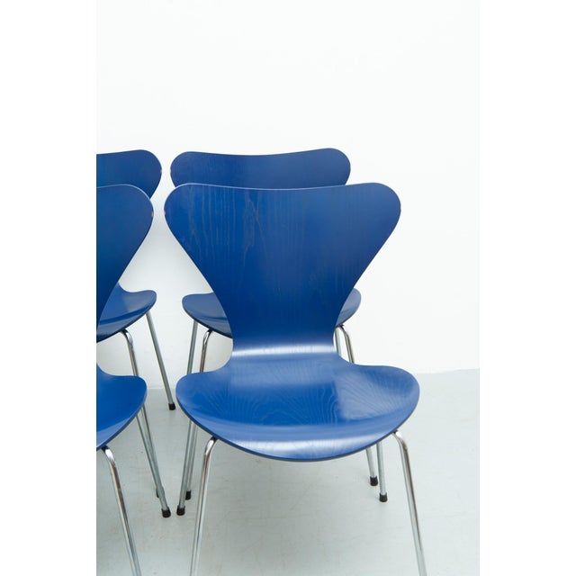 Fritz Hansen Series 7 Chairs by Arne Jacobsen for Fritz Hansen, 1950s, Set of 8 For Sale - Image 4 of 12