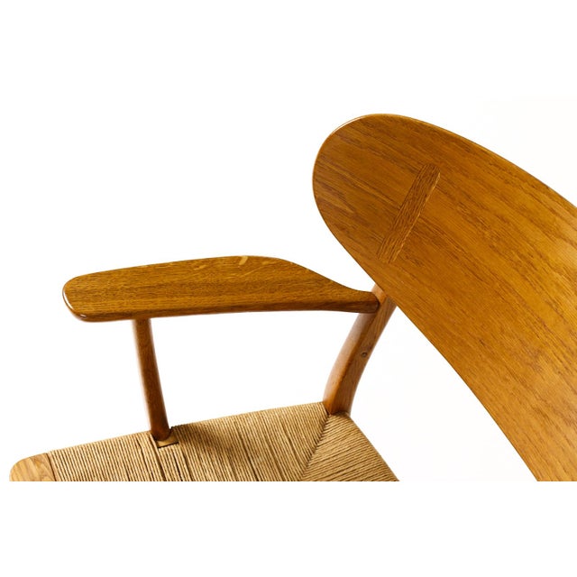 White 1960s Danish Modern / Mid Century Oak Lounge / Armchair – Attributed to Hans Wegner for Carl Hansen — Model Ch22 For Sale - Image 8 of 12