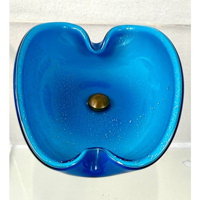 Royal Blue Murano 1950s Aventurine Gold Fleck Inclusions MCM Brass Base Ashtray Bi-Fold Dish For Sale - Image 8 of 10