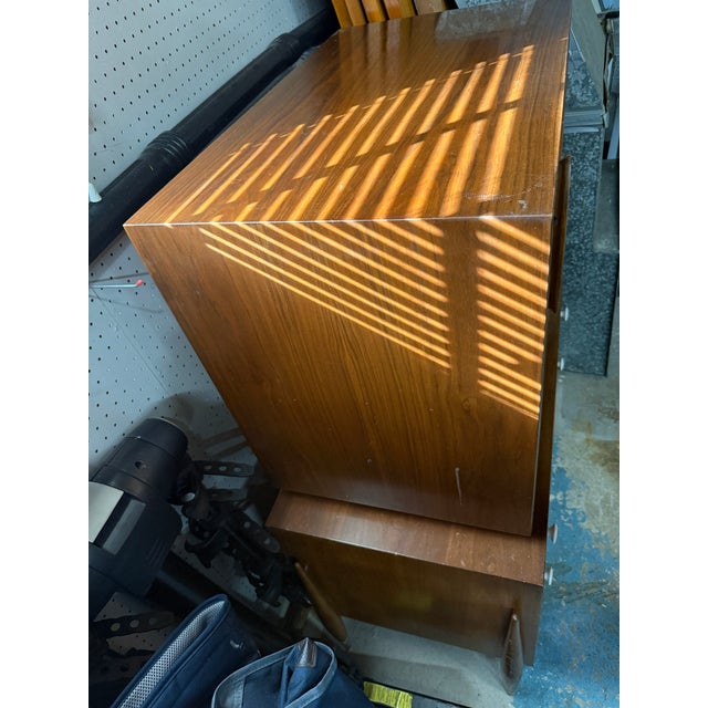 Wood Vintage John Cameron Mid-Century Modern Highboy Dresser / Gentleman’s Chest For Sale - Image 7 of 9