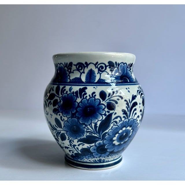 Royal Blue Delft Hand Painted Blue & White Floral Porcelain Vase, 1960's For Sale - Image 8 of 16