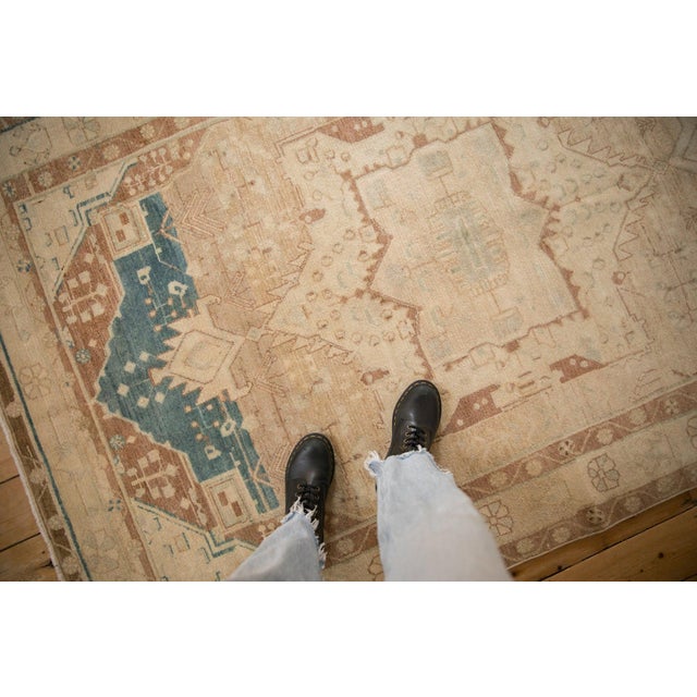 :: Oversized concentric center medallions with interior minor b blossoms and stems, enveloped on the end perimeter by...