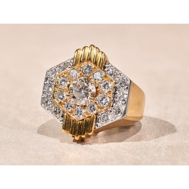 Contemporary The David: Vintage David Webb Signed ring In Platinum and 18 Karat Yellow Gold For Sale - Image 3 of 13
