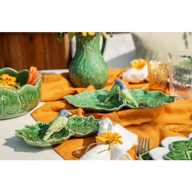 Leaves collection, pays tribute to green leaves from around the world. Hand painted earthenware, made in Portugal. Care...