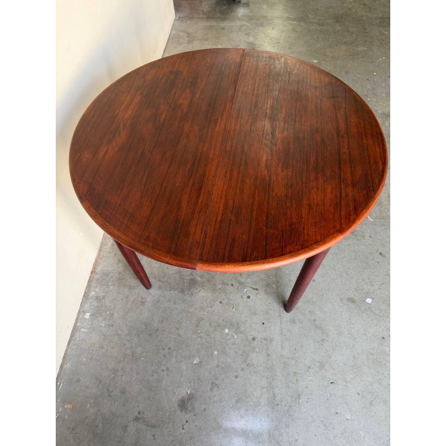 Mid-Century Modern Vintage Danish Teak Round Dining Table – Mid Century Modern Scandinavian Table 1960s For Sale - Image 3 of 8