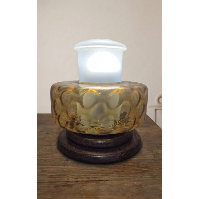 Wood Mid-Century Table Lamp in Pressed Amber Glass and Wood, 1930 For Sale - Image 7 of 9