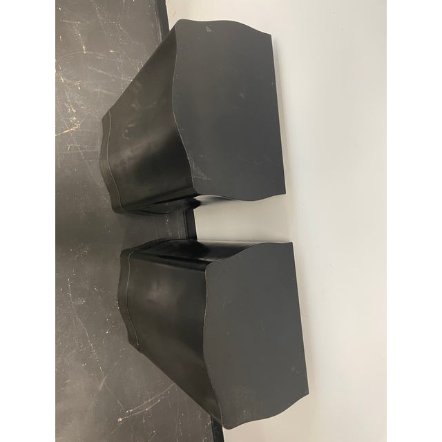 Black Mid 20th-Century Palm Beach Regency Marshall Fields Black Lacquer Display Pedestals - a Pair For Sale - Image 8 of 9