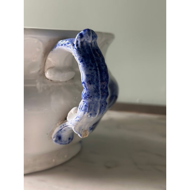 Antique Victorian w.h. Grindley Flow Blue Lidded Chamber Pot - "Harley" Pattern For Sale In Boston - Image 6 of 8