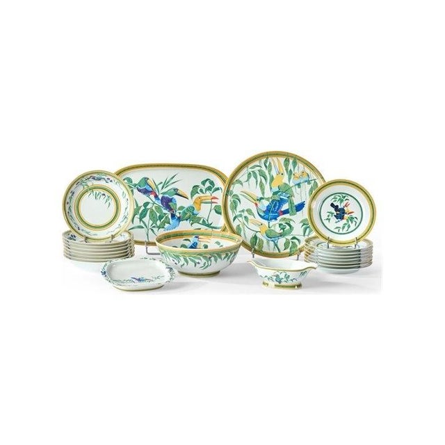 1980s Polychrome Porcelain Les Toucans Dinner Service from Hermès & Limoges, 1986, Set of 30 For Sale - Image 5 of 5