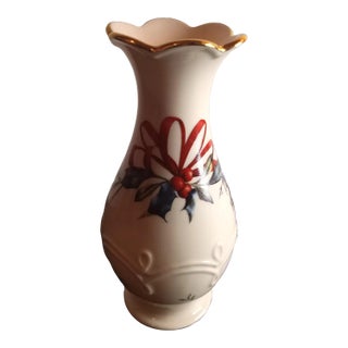 1980s Lenox Winter Greetings Porcelain Bud Vase For Sale