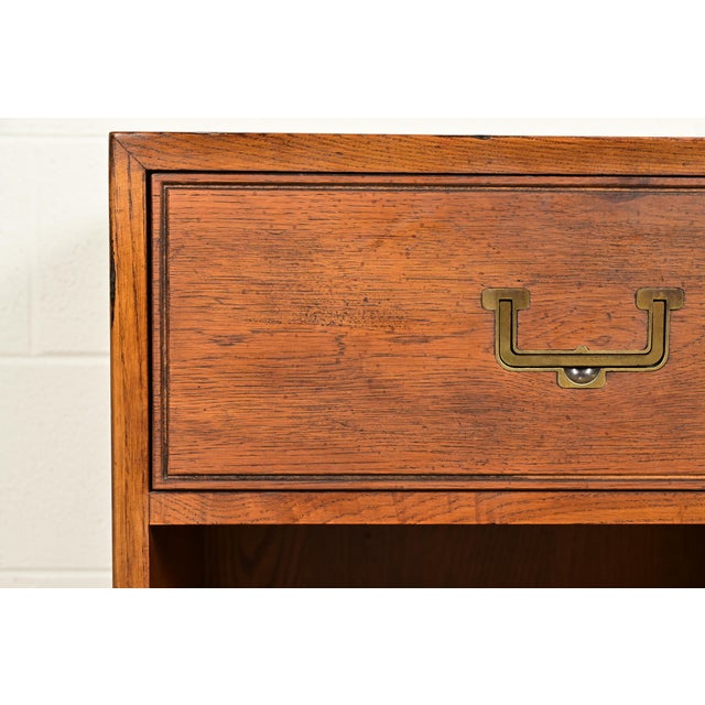 Henredon Mid-Century Modern Campaign Oak Nightstands, Pair For Sale - Image 10 of 15