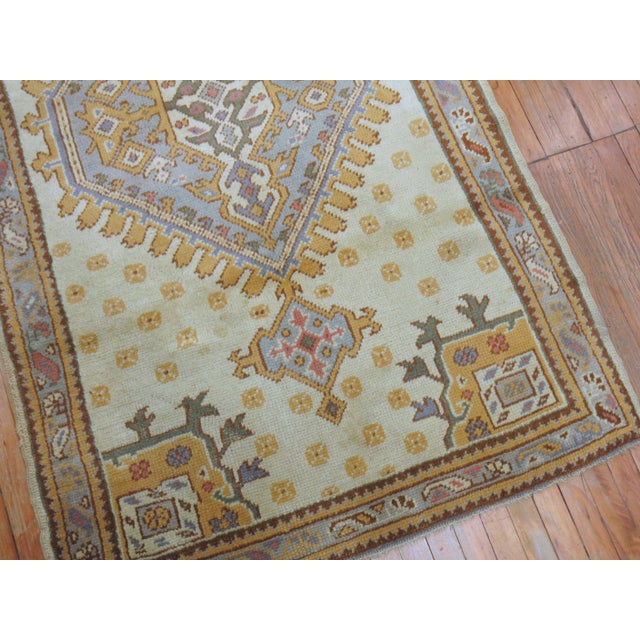 Early 20th Century Antique Turkish Oushak Large Medallion Traditional Rug For Sale - Image 5 of 6