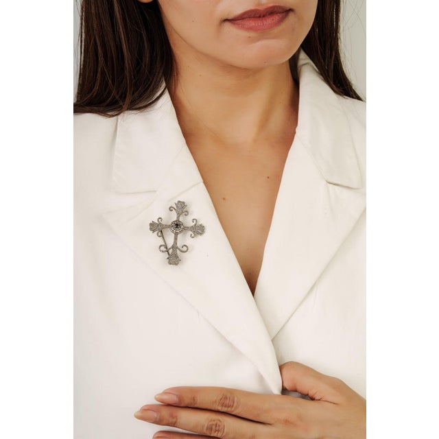Blue Artisan Crafted Fleur De Lis Cross Brooch Pendant in 925 Sterling Silver For Sale - Image 8 of 13