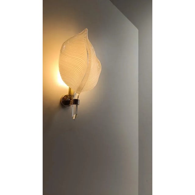 Metal Mid 20th Century Modern White Striped Murano Glass Leaf Sconce, Italy, 1960s For Sale - Image 7 of 18