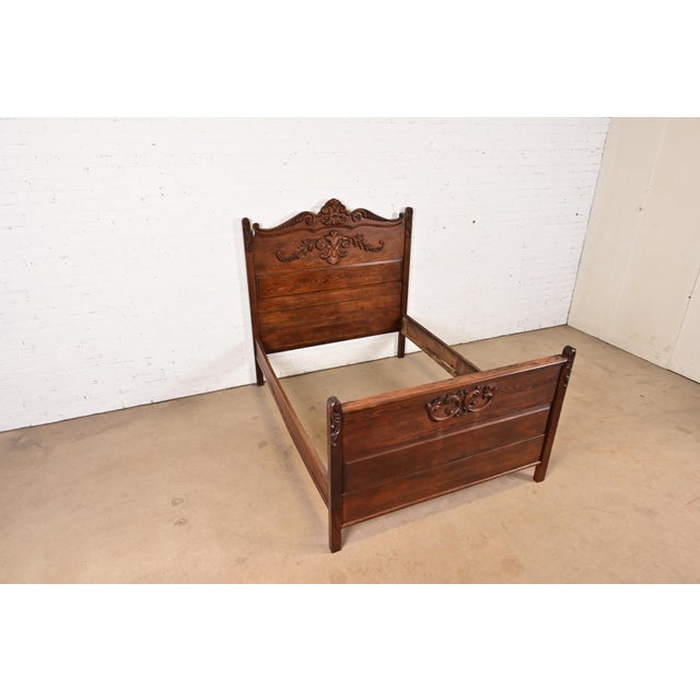 R. J. Horner & Co. Antique Victorian Carved Oak Full Size Bed, Circa 1890s For Sale - Image 4 of 14