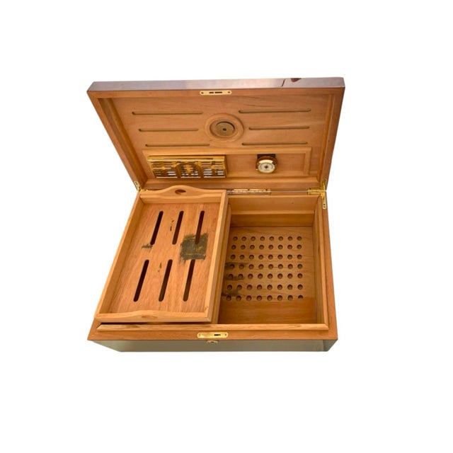 Late 20th Century Burl Wood Cigar Humidor, XL Dome Top, 250-Cigar Capacity With Spanish Cedar Trays For Sale - Image 4 of 5