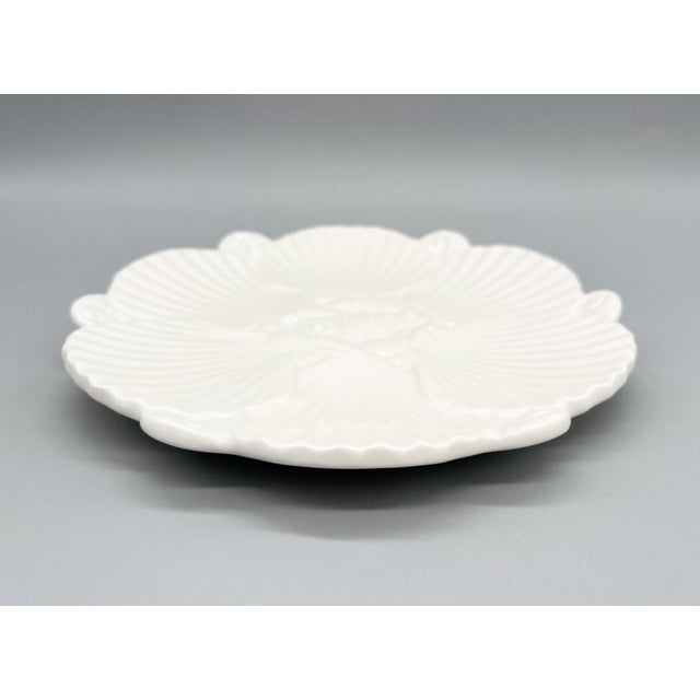 1990s White Ceramic Oyster or Luncheon Plate – Coastal Contemporary Tabletop For Sale - Image 9 of 11