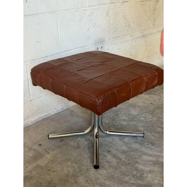 1970s Square Patchwork Brown Leather Ottoman With Chrome Base Vintage Mid-Century Modern 1970s For Sale - Image 5 of 10