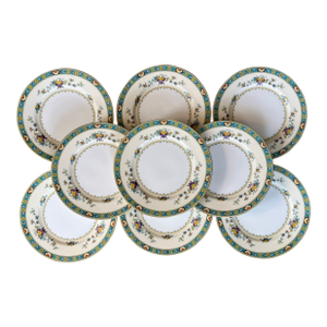 Early 20th Century Minton Porcelain Chinoiserie Dinner Plates Decorated With Vases and Flower Garlands - Set of 9