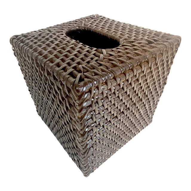 Vintage Coastal Boho Chic Brown-Stained Wicker Tissue Box Cover. For Sale