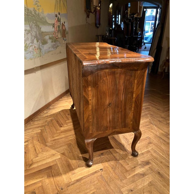 Italian Louis XV Rococo Curved Walnut Commode, 18th Century For Sale - Image 12 of 14