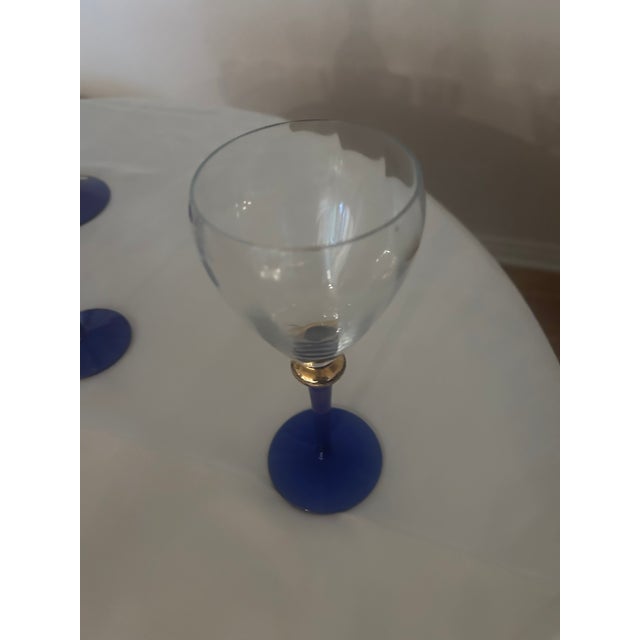1950s Mid-Century Modern Cobalt Blue and Gold Accent Wine Glasses and Matching Decanter — Set of 13 For Sale - Image 4 of 8