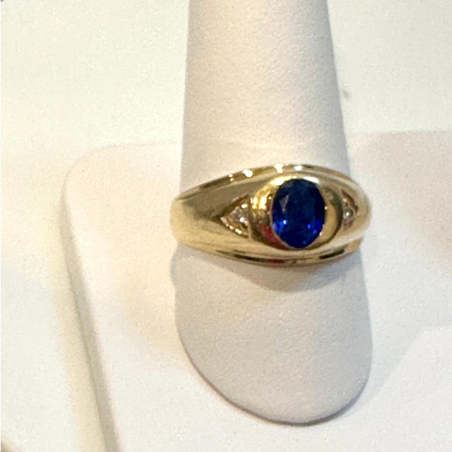 1 1/4 Ct Oval Natural Ceylon Blue Sapphire Engagement Ring in 18 Karat Gold, MEN For Sale - Image 4 of 18