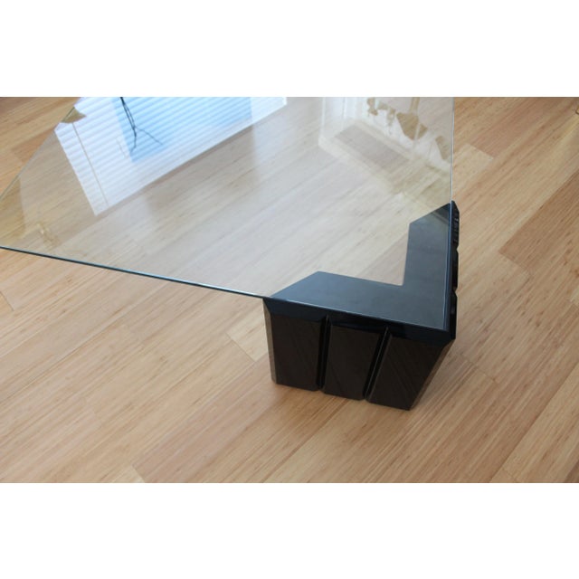 Haziza Style Modern Black Acrylic Coffee Table. The 1/2" thick glass has two regular corners that fit into the base pieces...