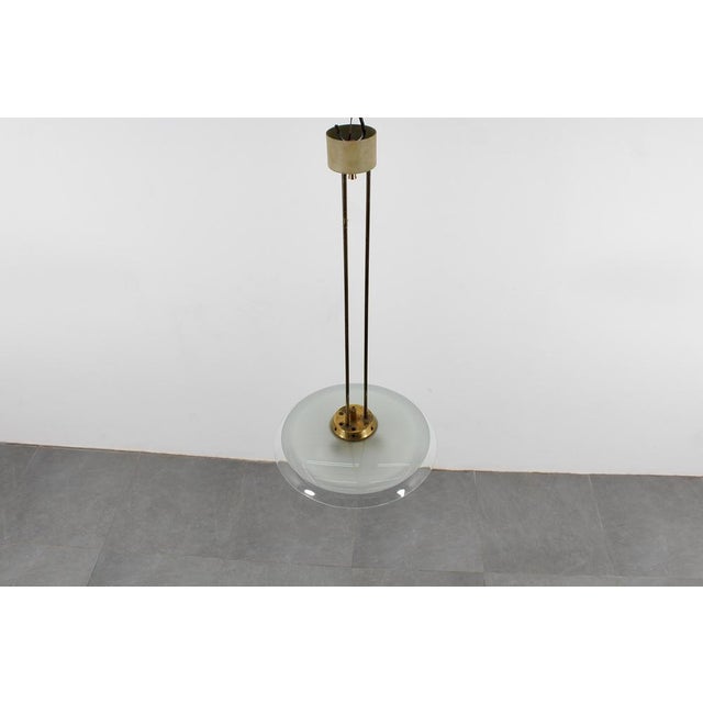 Brass and Curved Glass Pendant attributed to Pietro Chiesa for Fontana Arte, Italy, 1940s For Sale - Image 4 of 14