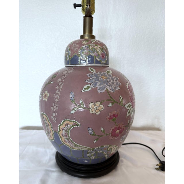 Hollywood Regency Vintage Macau Famille Rose Porcelain Ginger Jar Lamp For Sale - Image 3 of 12