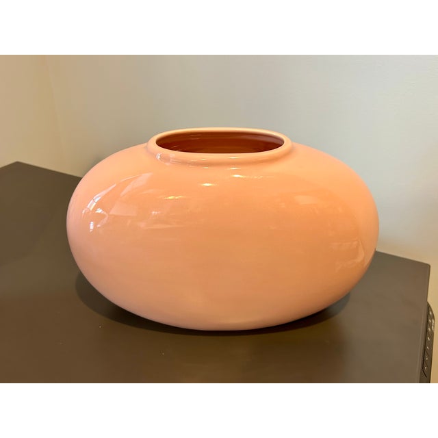 Vintage Haeger Pottery Orb Vase – Model 4317, USA-Made Glossy Pink Ceramic, Mid-Century Modern Decor This elegant vintage...