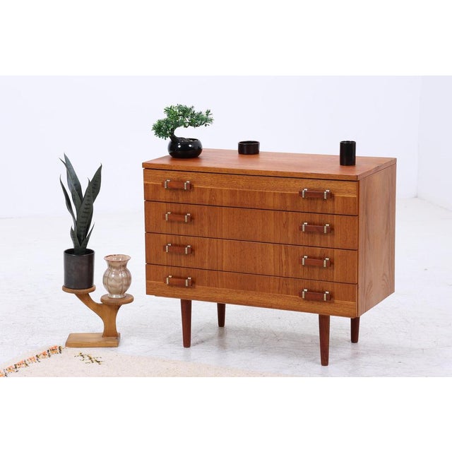 Vintage Chest of Drawers in Teak For Sale - Image 4 of 13