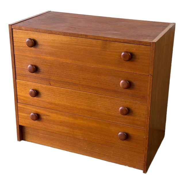 Vintage Danish Teak Chest of Drawers – Mid Century Modern 4-Drawer Dresser, Denmark 1960s For Sale