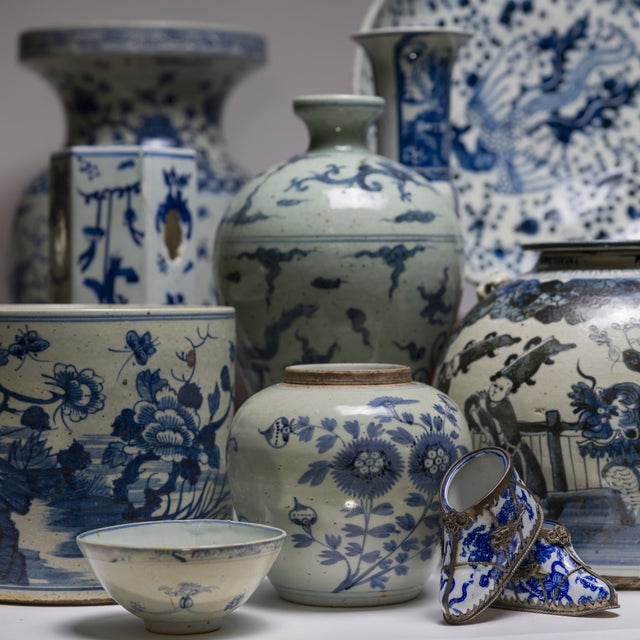 Ceramic Vintage Chinese Blue & White Peony Brush Pot For Sale - Image 7 of 8