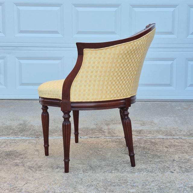 2000 - 2009 2003 Southwood Hickory Nc Sheraton Inlaid Mahogany 5 Leg Barrel Tub Chair Arm Chair For Sale - Image 5 of 16