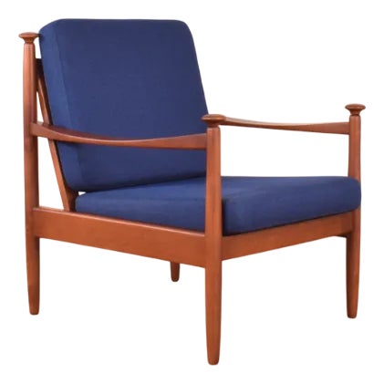Mid-Century Modern Danish Lounge Chair, 1960s For Sale