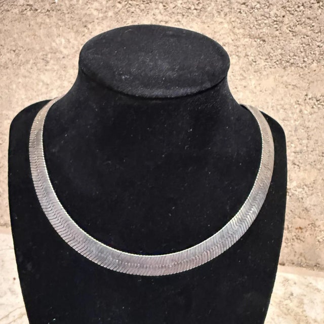 Modern Vintage Sterling .925 Necklace Decorative Chain Collectible Jewelry For Sale - Image 3 of 14