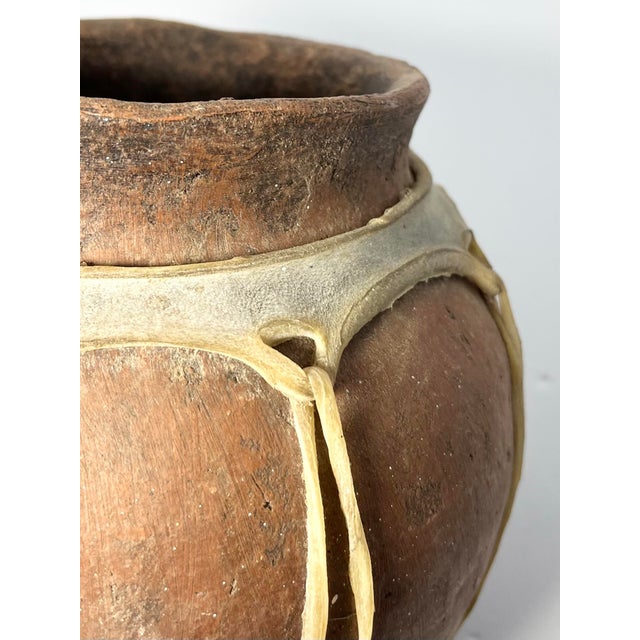 1960s Vintage Tarahumara Clay Handmade Pottery Vase Animal Hide Sinew For Sale - Image 5 of 8