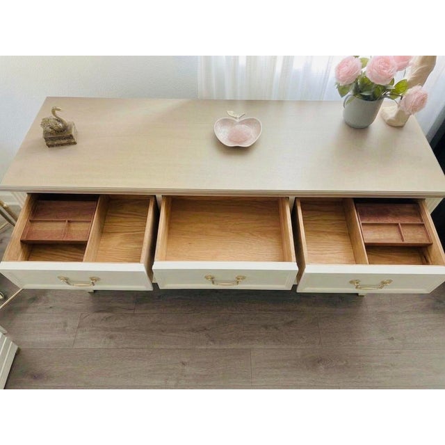 1970s Custom Refinished Kindel Grand Rapids French Directoire 14-Drawer Bedroom Suite (2-Piece Set) For Sale In Jacksonville, FL - Image 6 of 12