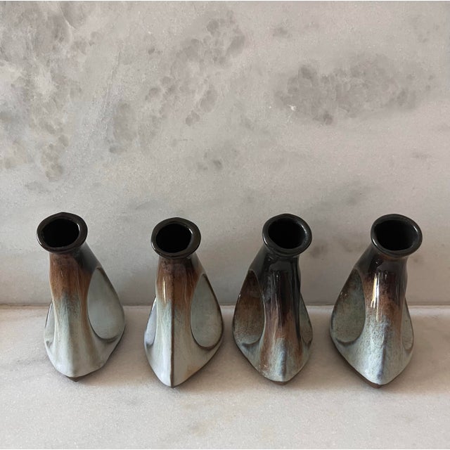 1960s Set of 4 Peter Pots Studio Pottery Napkin Ring Bud Vases For Sale - Image 5 of 10