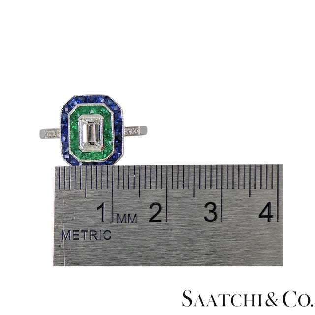 Gia - 18k (750) Emerald Shape Natural Round VVS Diamond Sapphire Emerald Ring, Size 7 For Sale - Image 11 of 12