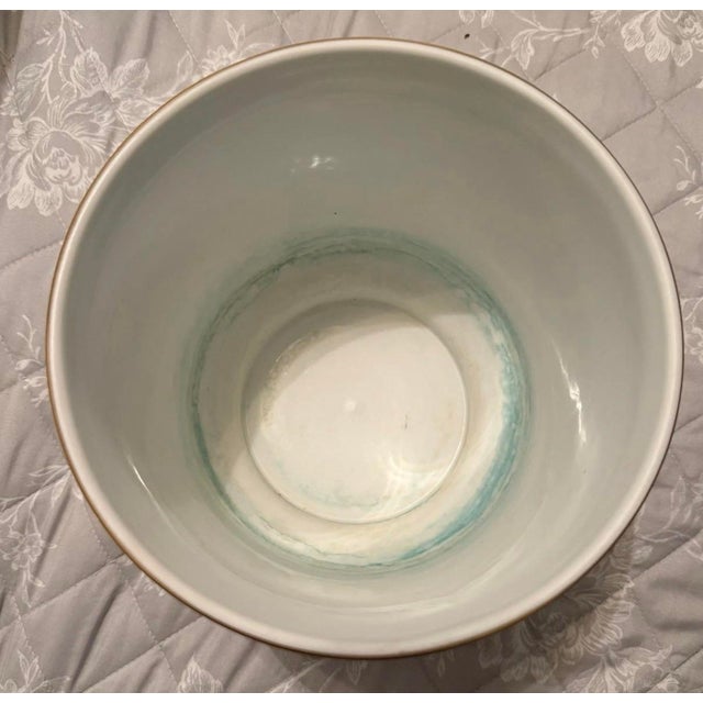 Camille Le Tallec for Bergdorf Goodman Hand-Painted Chinoiserie Porcelain Cachepot, France, 1996 For Sale In San Francisco - Image 6 of 7