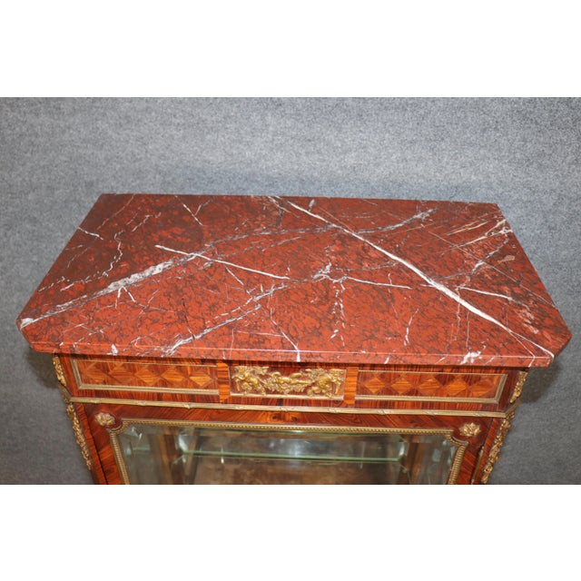 19th C French Louis XV Style Bronze Ormolu Mounted and Parquetry Inlaid Vitrine. For Sale In Philadelphia - Image 6 of 14