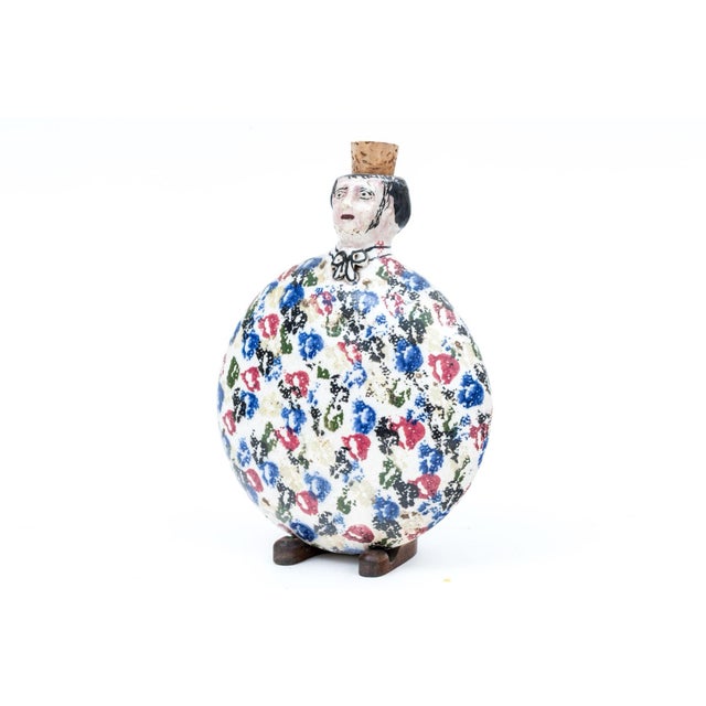 Antique Early 19th Century English Pearlware Character Flask in the Form of a Man or Clown Wearing Spatterware Clothes For Sale - Image 4 of 12