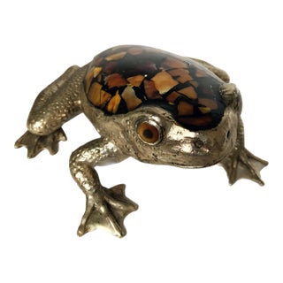 Vintage Silver Plated Frog With Inlaid Shells Back Paper Weight Figurine For Sale