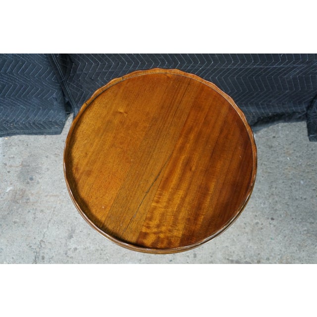 1940s Vintage Georgian Style Round Mahogany Piecrust Pedestal Table Sculpture Stand For Sale - Image 5 of 18