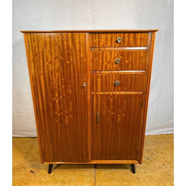 1960s Mid-Century Modern Teak Wardrobe by Austinsuite, 1960 For Sale - Image 5 of 15